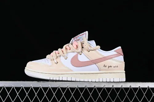 All Categories Nk SB Dunk Series Nk SB Dunk Low Low-top sneakers Nk Dunk Low Retro vibe style Rose cloth patch Brown and white distressed oxidation SB strap casual sneakers DH9765-100
